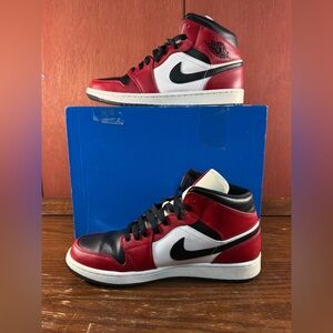 Nike Air Jordan 1 Mid Mens Chicago Black Toe Red White Size US 10.5
